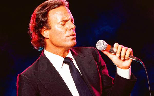 cuanto dinero tiene julio iglesias