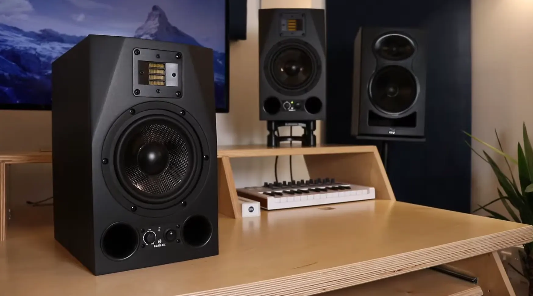 Adam Audio A7X 01