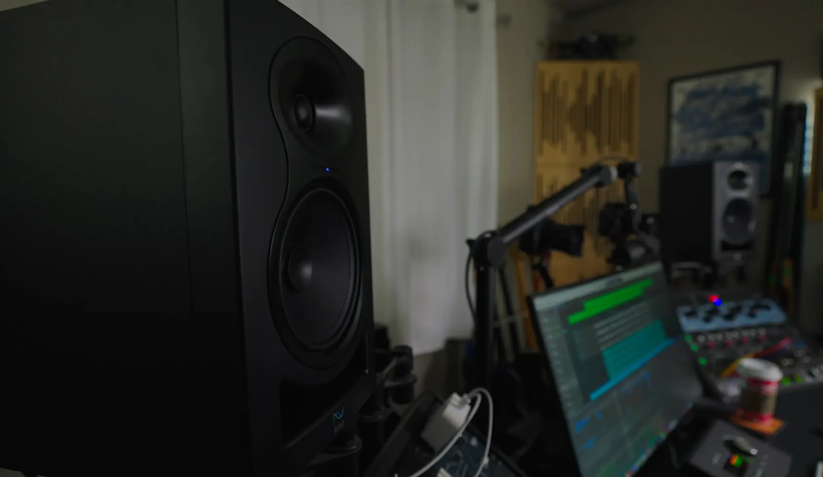 Kali Audio LP-6 02
