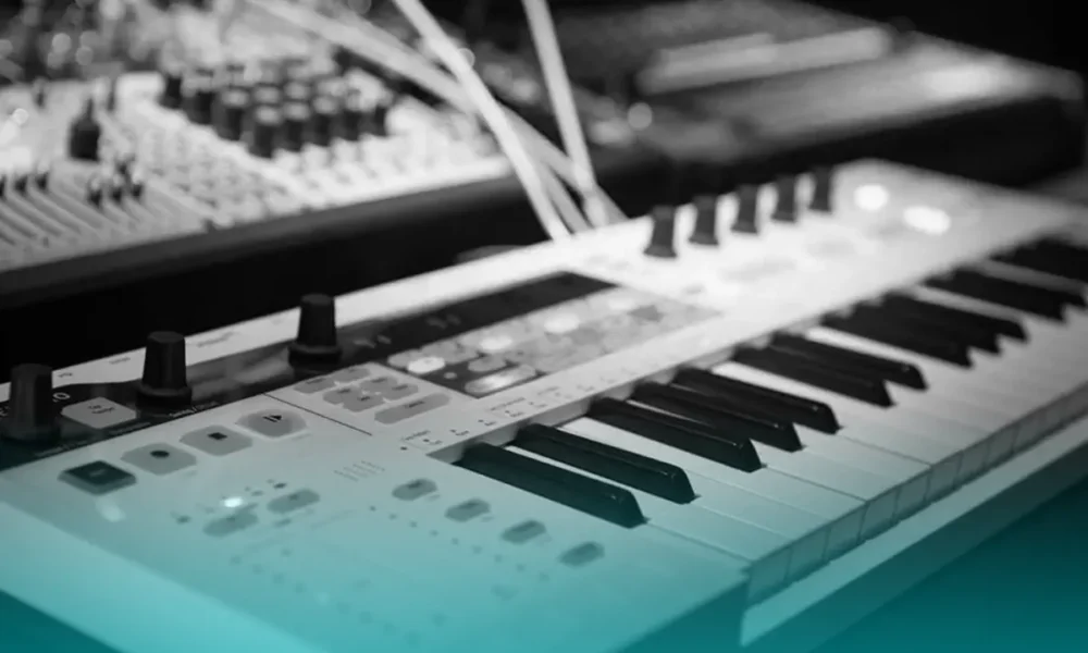 Descubre cómo transformar tu música en una experiencia épica con MIDI