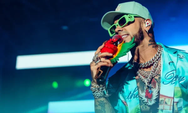 Descubre cómo bad-bunny está revolucionando el reggaetón y transformando la cultura global