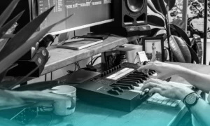 Descubre cómo transformar tu show en vivo con automatización MIDI y sorprende a tu audiencia