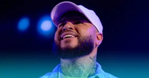 El momento en que Farruko recibió un homenaje sorpresa en su tierra natal