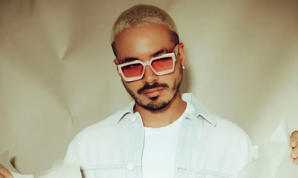 ¿Cómo J Balvin equilibra su vida personal con la fama mundial que ha alcanzado?