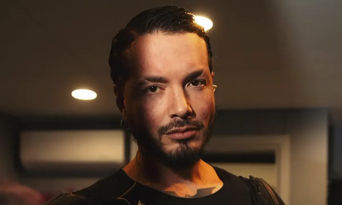¿Cuál es el significado detrás de los mensajes en las canciones de J Balvin?