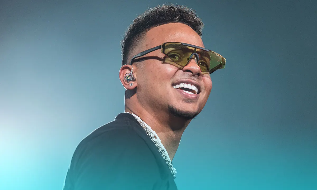 ¿Qué características definen el estilo de Ozuna en sus canciones?