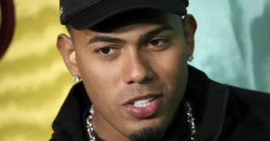 ¿Qué impacto cree Myke Towers que tiene su música en la juventud?