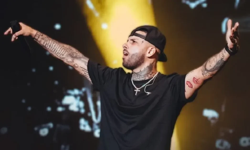 ¿Quién le corrige o asesora en sus letras a Nicky Jam?