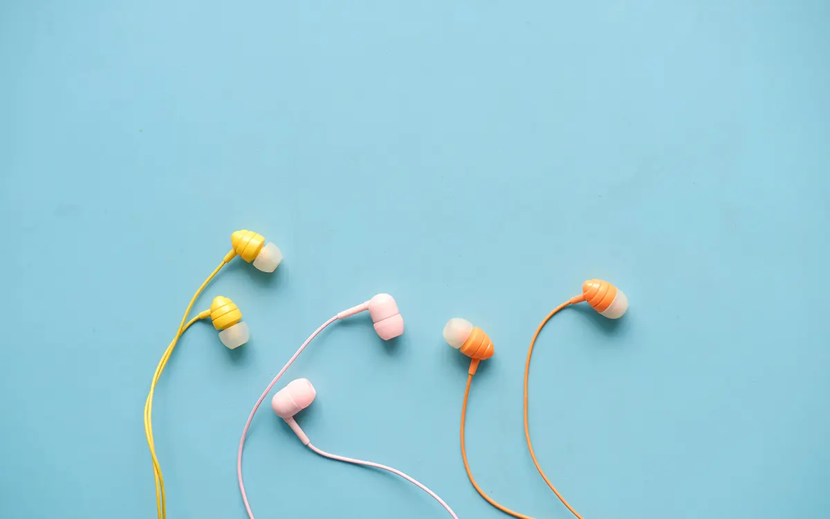 Artistas que han grabado discos solo con sonidos naturales