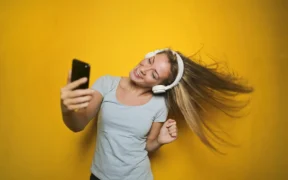 Canciones escritas en idiomas que hoy están extintos