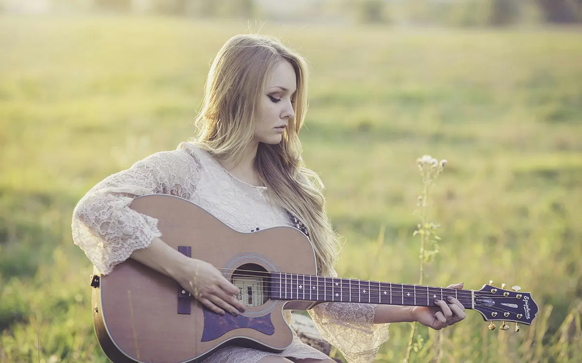 Cuida tus Manos: Guía de Productos Ortopédicos para Guitarristas Lesionados