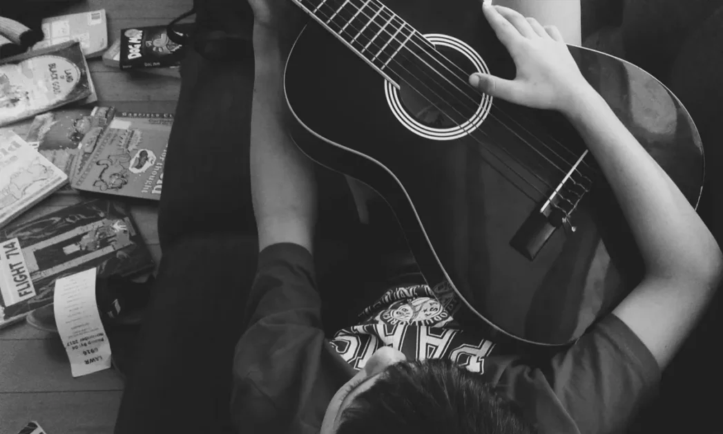 Efectos hormonales en lesiones musculares de guitarristas mujeres