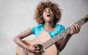 Ergonomía para Guitarristas: Cómo Tocar Sin Dolor y Disfrutar de la Música