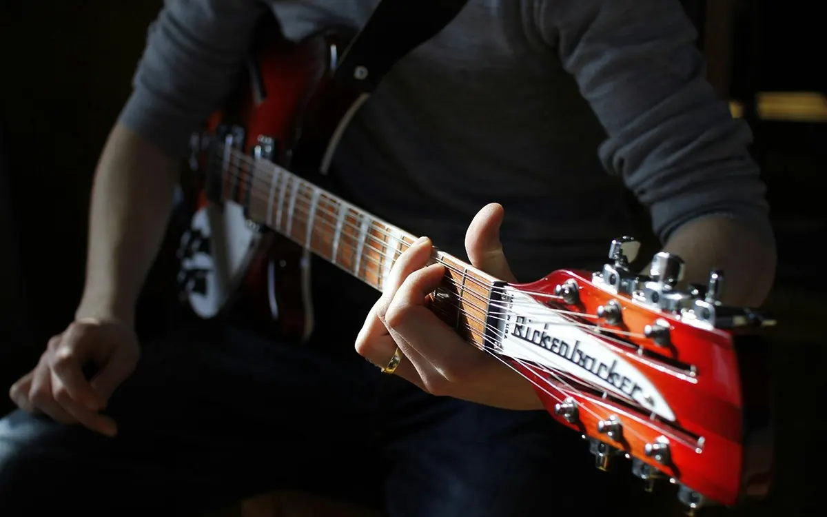 Impacto del vapeo o fumar en la circulación de los dedos del guitarrista