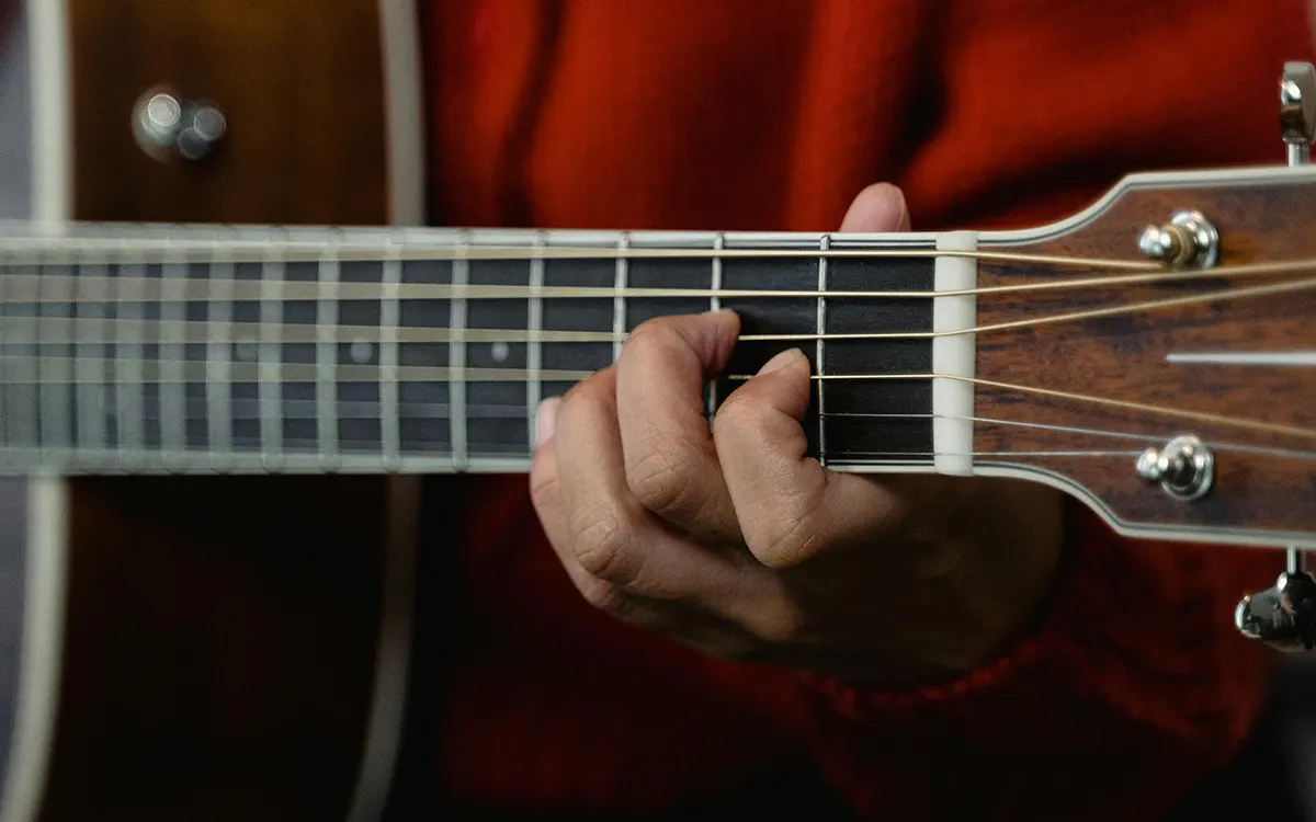 Prevención de lesiones en guitarristas con síndrome de Down