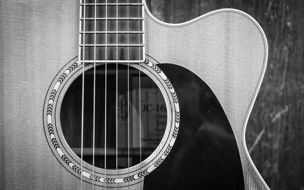 Superando la Rigidez Muscular: Claves para Guitarristas en Ambientes Húmedos