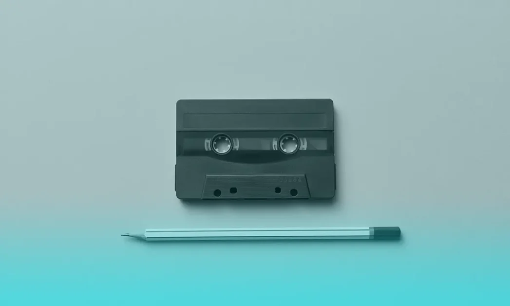 ¿Qué instrumento se siente físicamente en la cabeza?