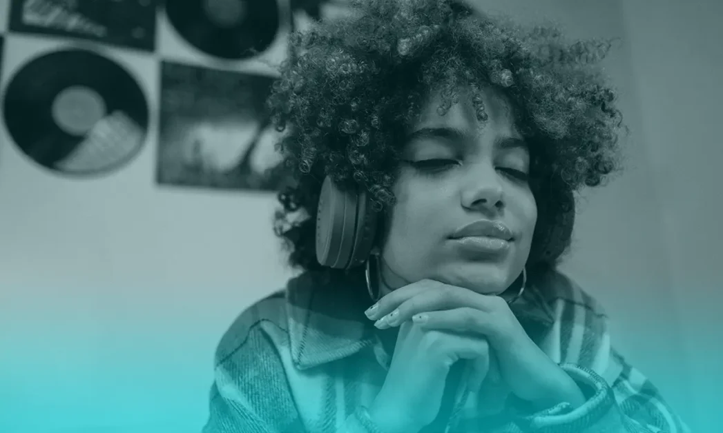 ¿Qué tipo de ritmo puede inducir fatiga sin movimiento físico?