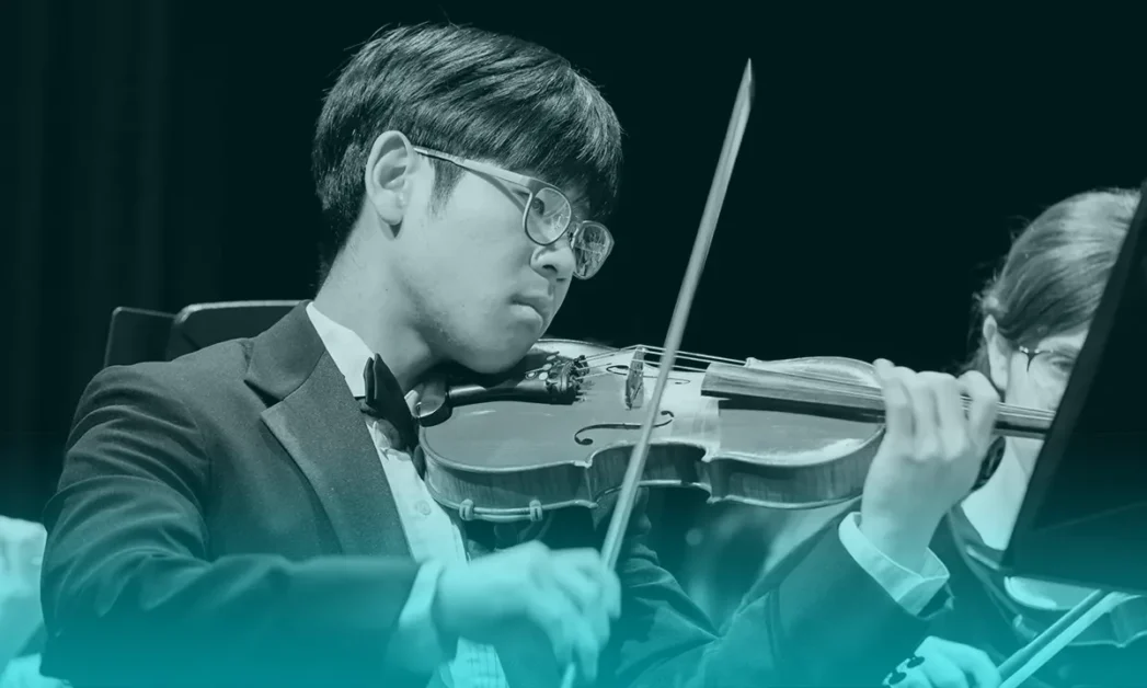 Música de violín basada en estructuras matemáticas